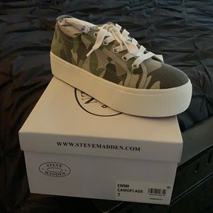 Steve Madden Emmi Camouflage Shoe